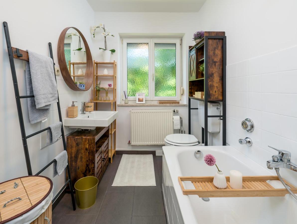 EG Links-Wunderschöne 70m große 2-Zimmer City Wohnung nähe Salzburg Freilassing Exterior foto